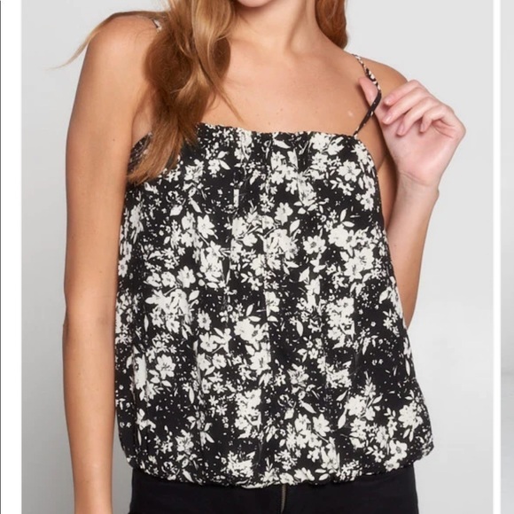 𝅺RENEE.C Women’s Square Neck Blouse With Adjustable Spaghetti Straps! (NWOT) - Picture 3 of 8